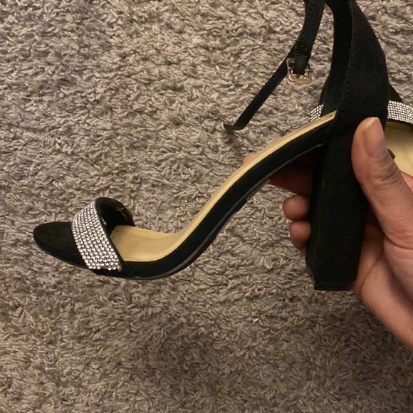 Heels - Picture 3 of 4